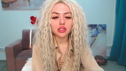 Snapshot of miss_kiten chatting on February 2025 04:01:01 AM miss_kiten online show from February 2025 04:01:01 AM