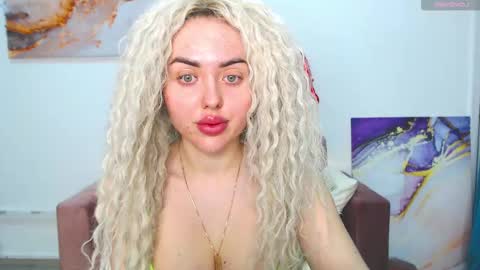 Snapshot of miss_kiten chatting on February 2025 08:09:02 PM miss_kiten online show from February 2025 08:09:02 PM