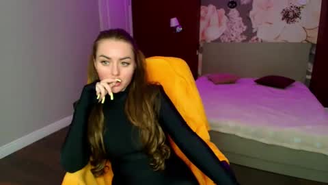 miss_kiten online show from May 2026 06:24:02 PM