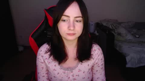 miss_laralynne online show from November 2025 05:48:02 PM