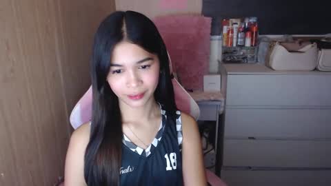 Snapshot of miss_lei18 chatting on March 2025 02:43:02 PM leii online show from March 2025 02:43:02 PM