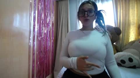 lilieth  online show from May 2026 04:33:01 PM