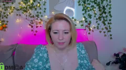 miss_lisaa online show from November 2025 02:53:02 AM
