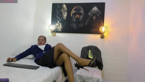 Snapshot of miss_lucero1 chatting on January 2025 12:57:02 AM lucero online show from January 2025 12:57:02 AM
