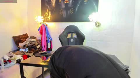 lucero online show from November 2025 12:00:02 AM