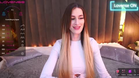 Snapshot of miss_martini chatting on January 2025 10:40:01 AM online show from January 2025 10:40:01 AM