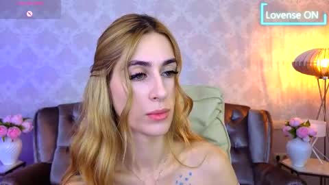 Snapshot of miss_martini chatting on October 2025 06:45:01 AM online show from October 2025 06:45:01 AM