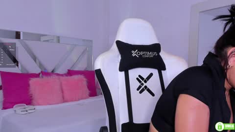   online show from February 2025 01:38:01 PM