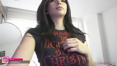 Alejandra online show from April 2026 09:43:02 PM