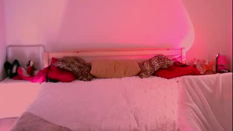 Snapshot of miss_mimys chatting on March 2025 10:43:01 PM Nicol online show from March 2025 10:43:01 PM