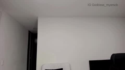 Snapshot of miss_myers chatting on October 2025 11:15:01 PM Goddess Myers thumb up is important for me kisses online show from October 2025 11:15:01 PM