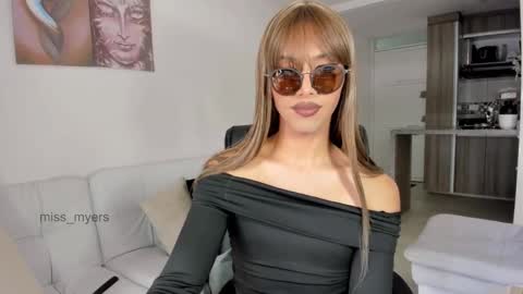 Snapshot of miss_myers chatting on October 2025 07:32:01 PM Goddess Myers thumb up is important for me kisses online show from October 2025 07:32:01 PM