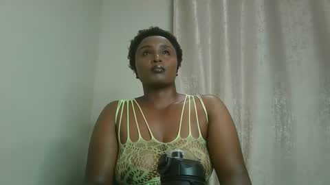 Snapshot of miss_nada chatting on February 2026 06:19:01 PM sophia online show from February 2026 06:19:01 PM