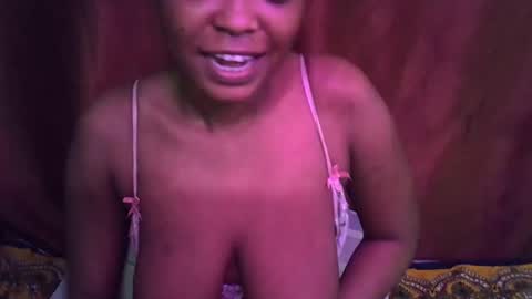 Snapshot of miss_rihanna2 chatting on October 2025 05:02:02 PM miss_rihanna2 online show from October 2025 05:02:02 PM