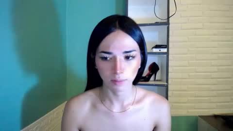 Snapshot of miss_rona_xoxo chatting on April 2026 04:59:02 AM Rona online show from April 2026 04:59:02 AM