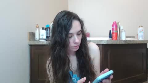 Snapshot of miss_sunshine01 chatting on January 2025 10:49:02 PM Bella online show from January 2025 10:49:02 PM