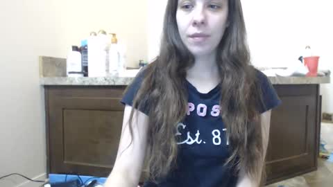 Snapshot of miss_sunshine01 chatting on January 2025 01:33:01 AM Bella online show from January 2025 01:33:01 AM