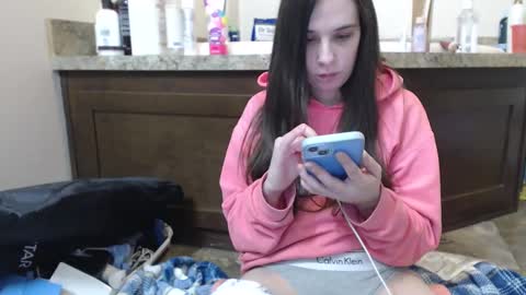 Snapshot of miss_sunshine01 chatting on February 2025 02:28:02 AM Bella online show from February 2025 02:28:02 AM