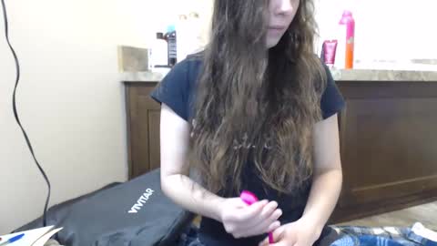 Snapshot of miss_sunshine01 chatting on February 2025 12:59:01 AM Bella online show from February 2025 12:59:01 AM