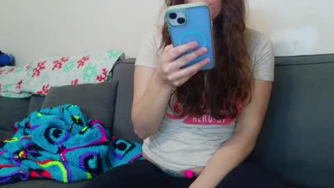 Snapshot of miss_sunshine01 chatting on October 2025 02:42:02 PM Bella online show from October 2025 02:42:02 PM