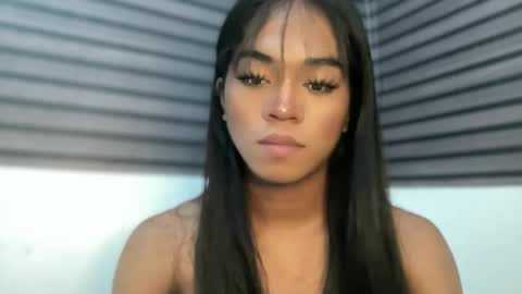 miss_veron_xoxo online show from May 2026 08:47:02 PM