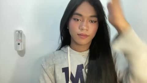 miss_veron_xoxo online show from May 2026 08:25:01 PM
