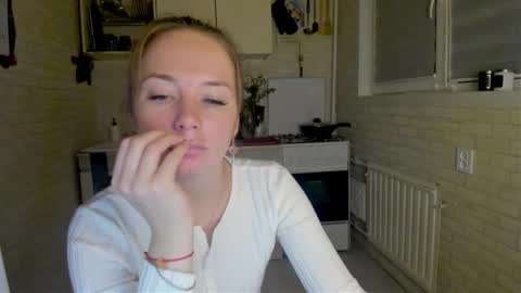 miss_you20 online show from October 2025 06:06:02 PM