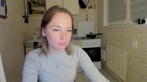 miss_you20 online show from October 2025 06:45:02 PM