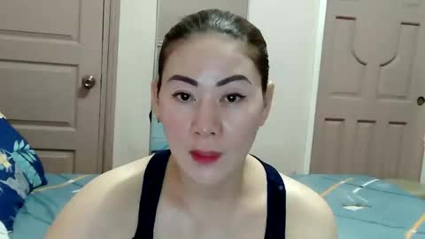 HOT MOMMY ZEPHYR online show from February 2026 11:31:01 AM