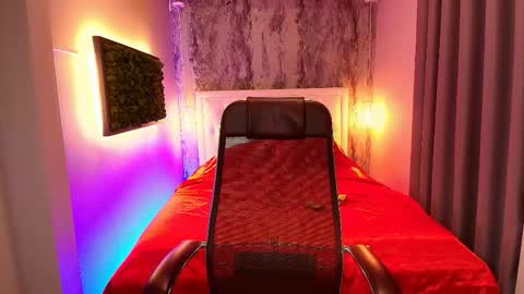 Eva online show from October 2025 08:42:01 PM