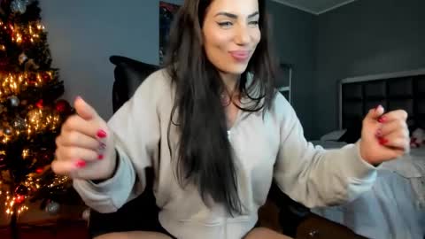 Snapshot of missale chatting on December 2024 10:00:01 PM Alesyamuscledoll online show from December 2024 10:00:01 PM