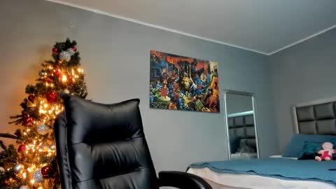 Snapshot of missale chatting on December 2024 08:03:02 PM Alesyamuscledoll online show from December 2024 08:03:02 PM