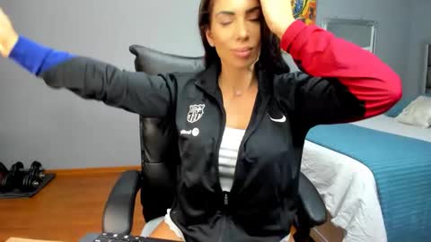 Snapshot of missale chatting on January 2025 08:30:01 PM Alesyamuscledoll online show from January 2025 08:30:01 PM