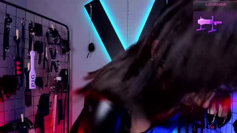 Miss Alix and Mia Slave online show from November 2025 07:02:01 PM