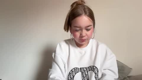 Ameliahs online show from October 2025 01:01:02 PM