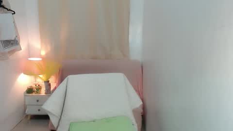 Snapshot of missangelxxx chatting on October 2025 07:23:01 PM missangelxxx online show from October 2025 07:23:01 PM