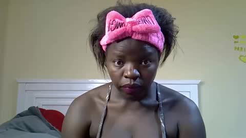 Snapshot of misscandy352_ chatting on March 2026 01:00:02 AM misscandy352_ online show from March 2026 01:00:02 AM