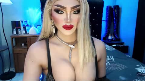 Snapshot of misschannel4sub chatting on January 2025 09:34:01 PM PRIESTESS CHANNEL online show from January 2025 09:34:01 PM