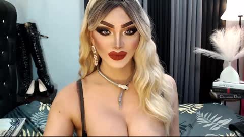 Snapshot of misschannel4sub chatting on February 2025 09:59:01 PM PRIESTESS CHANNEL online show from February 2025 09:59:01 PM
