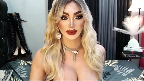Snapshot of misschannel4sub chatting on February 2025 01:04:02 AM PRIESTESS CHANNEL online show from February 2025 01:04:02 AM