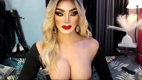 Snapshot of misschannel4sub chatting on February 2025 04:07:01 AM PRIESTESS CHANNEL online show from February 2025 04:07:01 AM