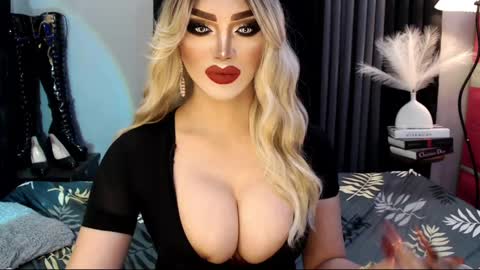 Snapshot of misschannel4sub chatting on March 2025 09:00:02 PM PRIESTESS CHANNEL online show from March 2025 09:00:02 PM