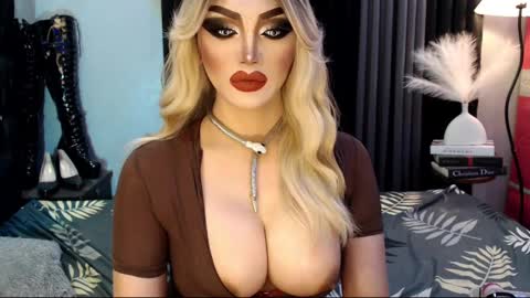 Snapshot of misschannel4sub chatting on March 2025 06:34:02 PM PRIESTESS CHANNEL online show from March 2025 06:34:02 PM