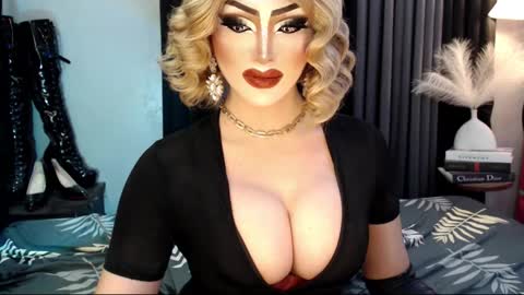 Snapshot of misschannel4sub chatting on September 2025 01:38:02 AM PRIESTESS CHANNEL online show from September 2025 01:38:02 AM