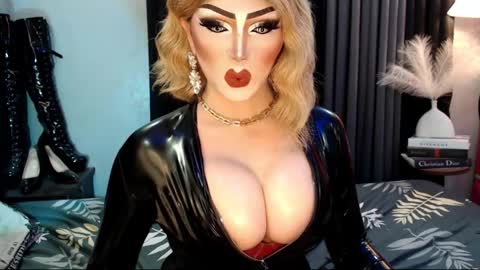Snapshot of misschannel4sub chatting on September 2025 09:27:02 PM PRIESTESS CHANNEL online show from September 2025 09:27:02 PM