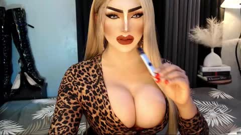 PRIESTESS CHANNEL online show from November 2025 03:11:01 PM