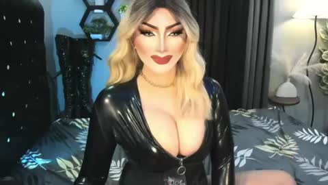 PRIESTESS CHANNEL online show from June 2026 07:00:02 PM