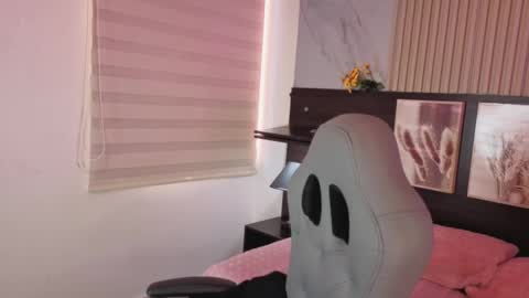 misscheelsee_as online show from October 2025 02:50:01 PM