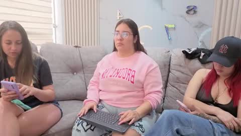 misscheelsee_as online show from April 2026 03:50:02 PM