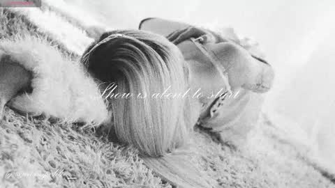 Chloe freelance model Please your thumbs up are important  online show from October 2025 11:31:02 PM